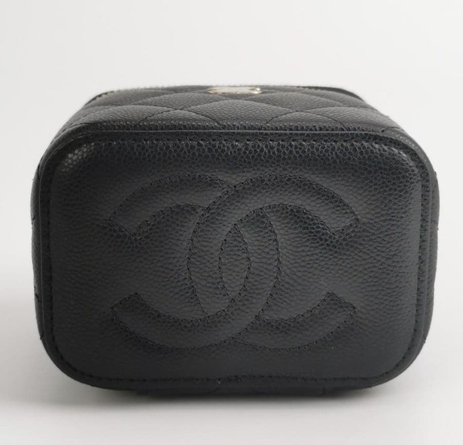 Chanel Vanity with chain