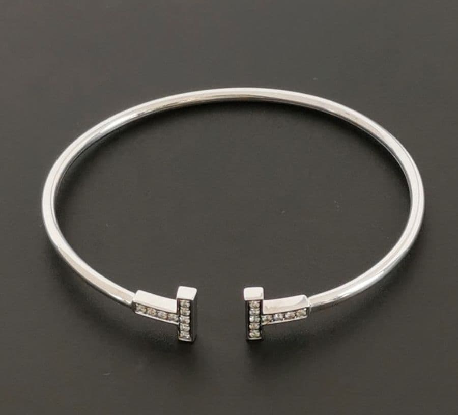 Tiffany & Co. T Wire bracelet